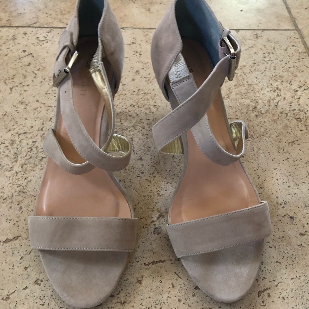 Sole Society nude suede sandal